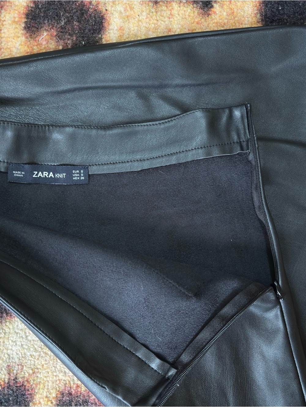 Zara Black Faux Leather Scalloped Mini Skirt Small - Picture 4 of 5